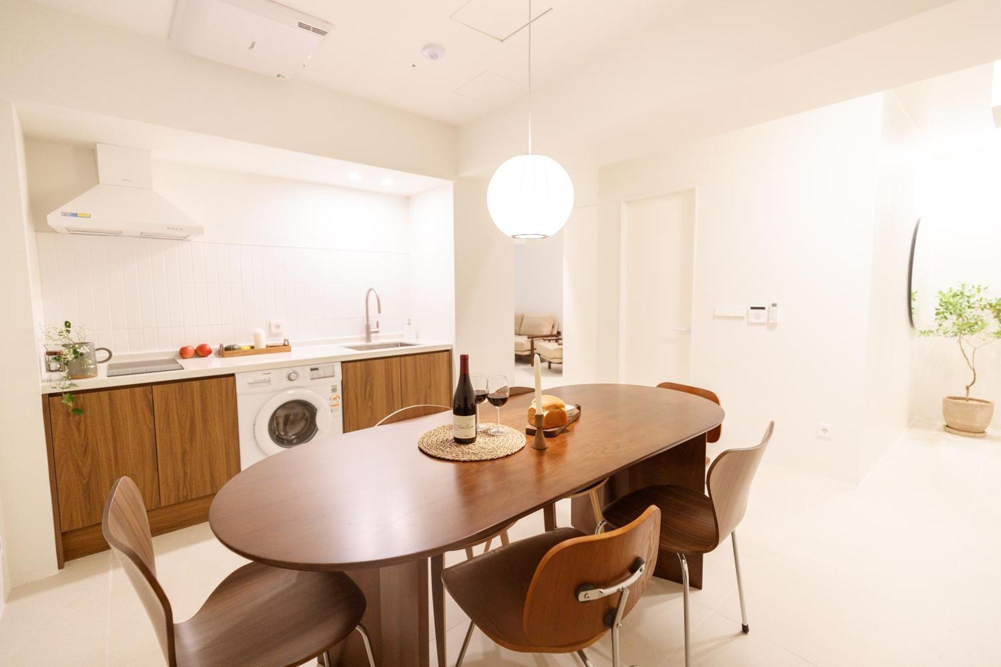 White Linen House Apartment Seoul Room photo